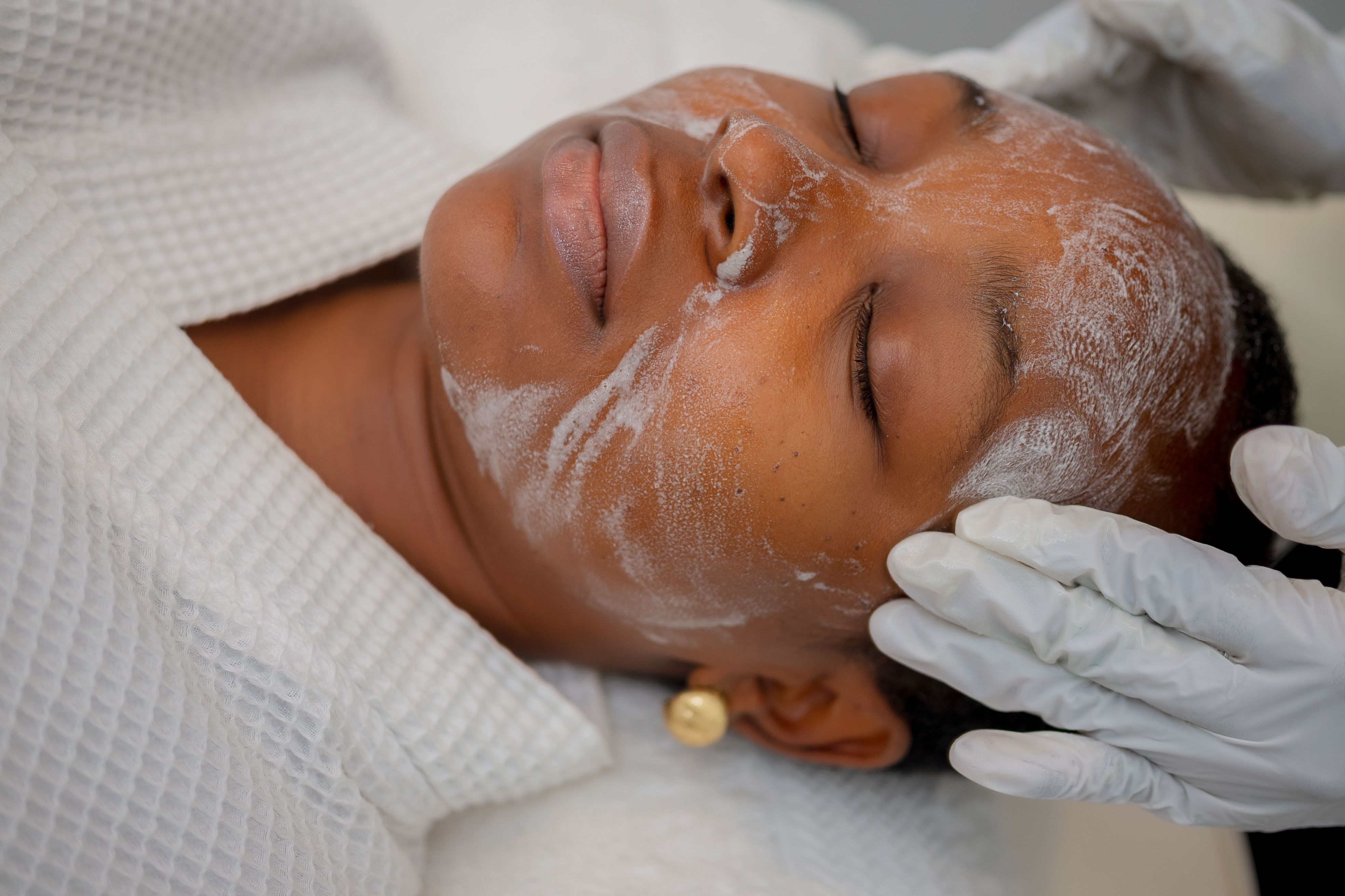 Hydrating facial mask treatment for glowing skin at Mesopotamia Spa